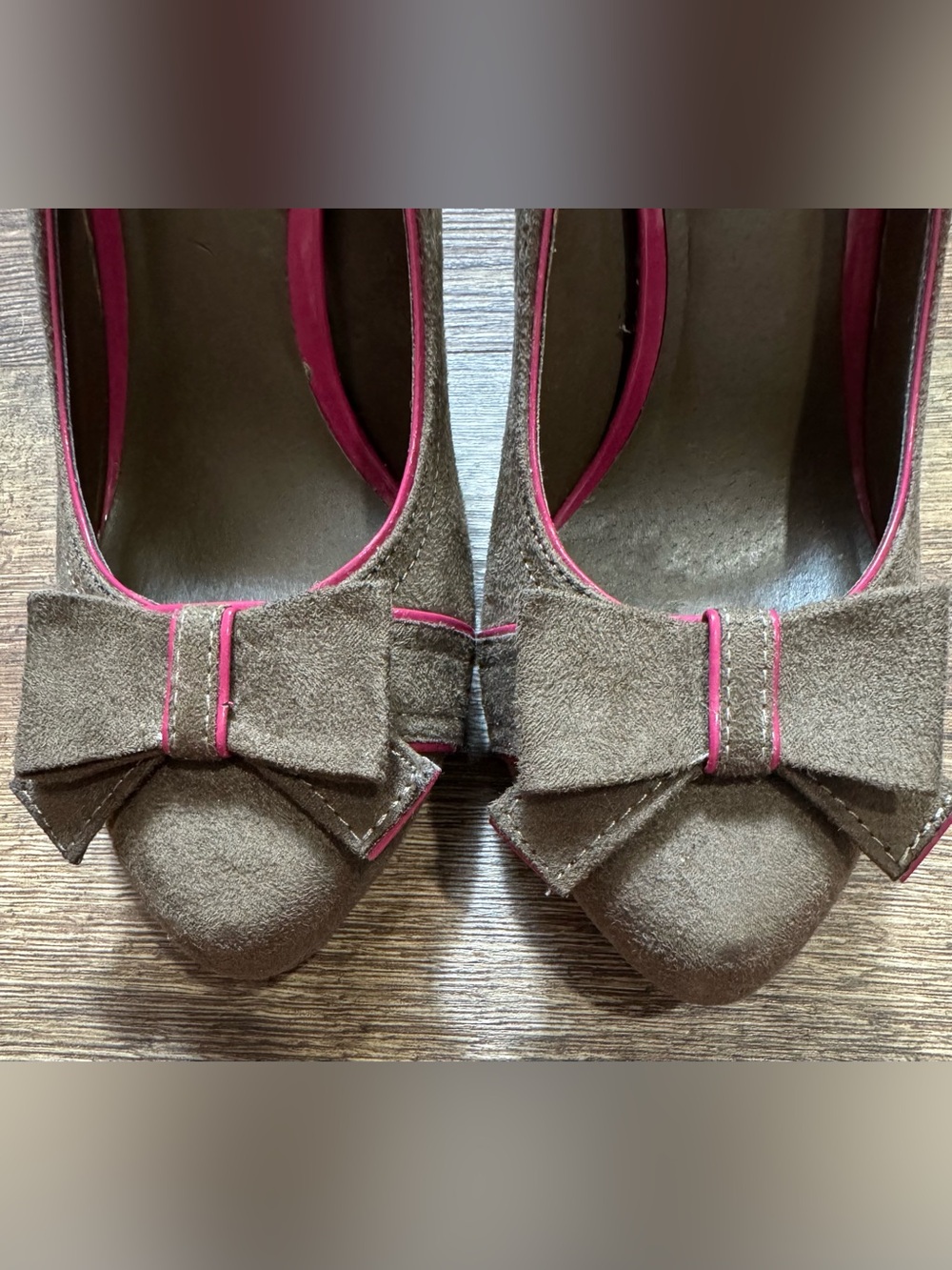 Limelight Brown Suede 4” Stiletto Heels Bow Pink Trim Size 8 - Picture 4 of 9